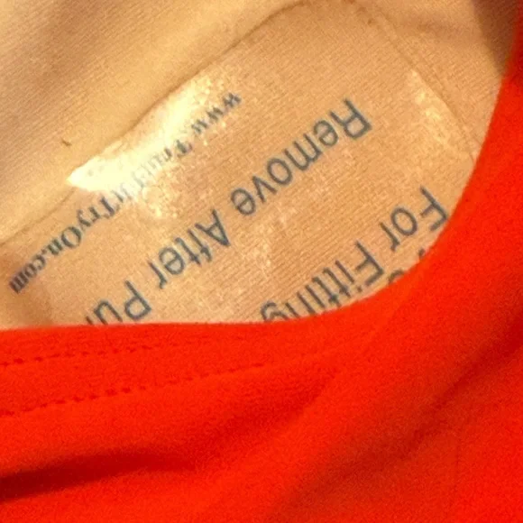 🔥 Red Hot Halter One-Piece Swimsuit – Bombshell Fit 🔥 - Picture 9 of 9